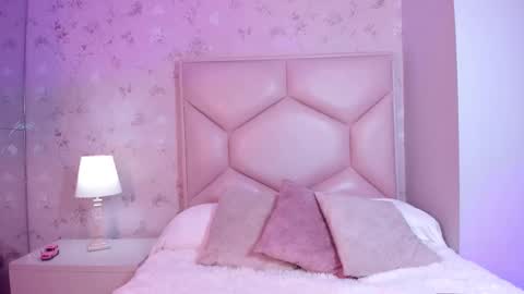   ambarsulliva  online show from 11/25/25, 11:32