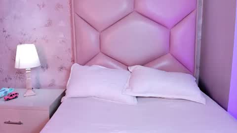   ambarsulliva  online show from 11/30/25, 11:36