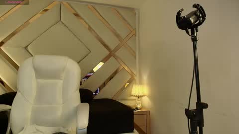 Snapshot of noa_butterfly_ chatting on 03/30/26, 11:33 online show from 03/30/26, 11:33