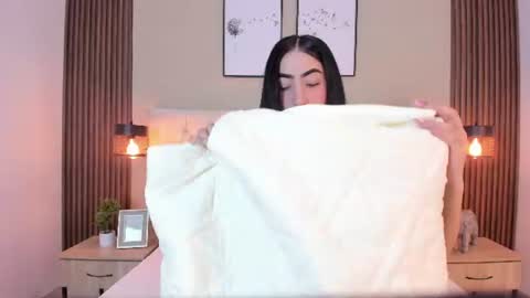 NATHALIA MORENO online show from 07/27/26, 12:45