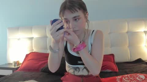 Snapshot of noa_paris chatting on 02/23/25, 04:24 Sophy online show from 02/23/25, 04:24