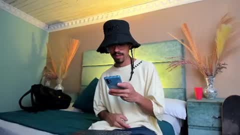 Noah online show from 06/22/26, 04:09