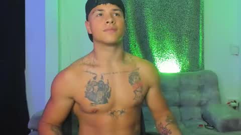 Snapshot of noah_223 chatting on 11/11/25, 01:05 noah_223 online show from 11/11/25, 01:05