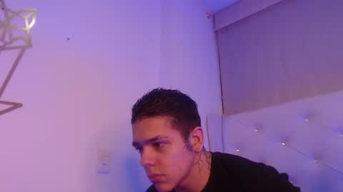 Snapshot of noah_and_kim69 chatting on 01/15/26, 03:22 Zoe online show from 01/15/26, 03:22
