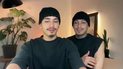 noah_and_steven online show from 05/31/26, 03:04