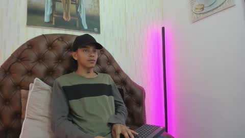 Noah Blake online show from 09/18/25, 02:13