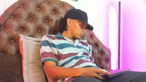 Noah Blake online show from 09/25/25, 02:59