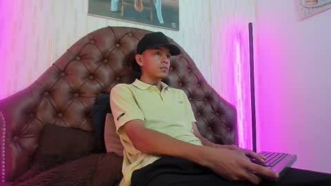 Noah Blake online show from 09/27/25, 02:27