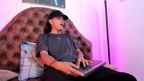 Noah Blake online show from 10/20/25, 02:23