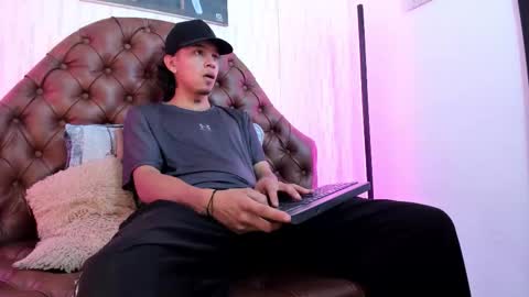 Noah Blake online show from 10/22/25, 02:45