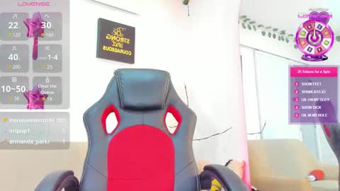 Snapshot of noah_carter66 chatting on 10/10/25, 11:48 noah online show from 10/10/25, 11:48