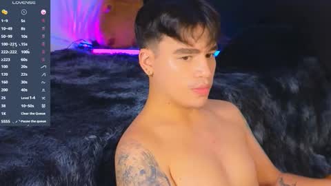 Snapshot of noah_coleman__ chatting on 10/22/25, 02:12 NOAH online show from 10/22/25, 02:12