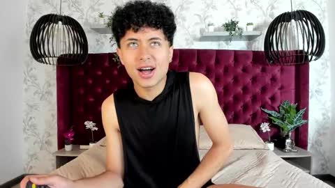 noah_dupont_ online show from 09/12/25, 08:53