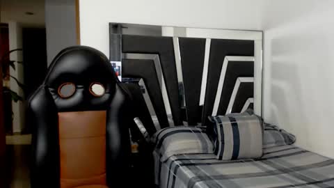 Snapshot of noah_harris01 chatting on 09/16/25, 10:16 Noah Harris01 online show from 09/16/25, 10:16