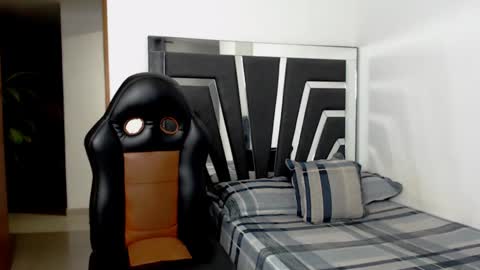 Snapshot of noah_harris01 chatting on 09/19/25, 09:43 Noah Harris01 online show from 09/19/25, 09:43