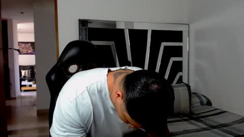 Snapshot of noah_harris01 chatting on 10/25/25, 06:35 Noah Harris01 online show from 10/25/25, 06:35