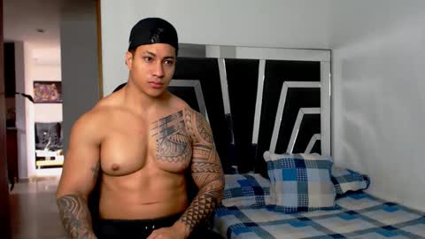 Noah Harris01 online show from 11/17/25, 12:11