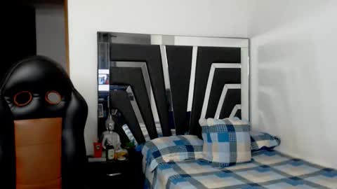 Noah Harris01 online show from 11/29/25, 01:08