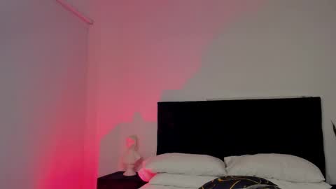 Snapshot of noah_jayden chatting on 09/25/25, 11:08 Noah Jayden online show from 09/25/25, 11:08