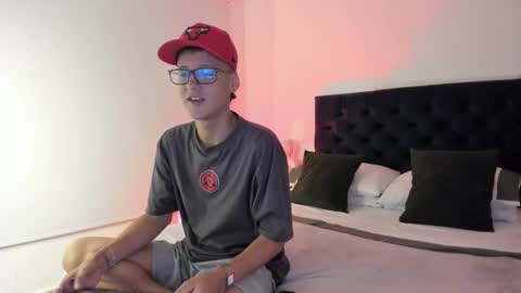 Snapshot of noah_jayden chatting on 10/01/25, 07:53 Noah Jayden online show from 10/01/25, 07:53