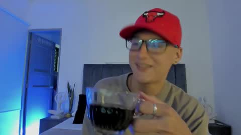 Snapshot of noah_jayden chatting on 10/25/25, 07:08 Noah Jayden online show from 10/25/25, 07:08