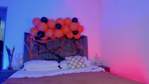 Snapshot of noah_jayden chatting on 10/31/25, 06:42 Noah Jayden online show from 10/31/25, 06:42