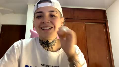 Snapshot of noah_martini chatting on 01/23/25, 11:05 noah hehim online show from 01/23/25, 11:05