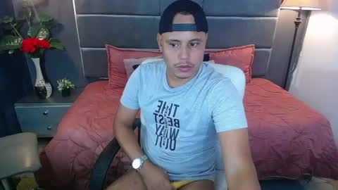 Snapshot of noah_oliver1 chatting on 06/16/26, 01:08 NOAH online show from 06/16/26, 01:08
