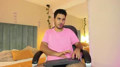 Snapshot of noah_sin_ chatting on 06/12/26, 11:31 noah sin online show from 06/12/26, 11:31