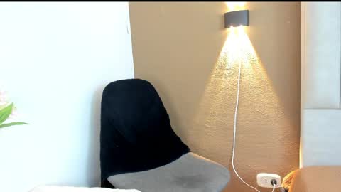 Snapshot of noah_smith05 chatting on 04/06/26, 08:54 noah online show from 04/06/26, 08:54