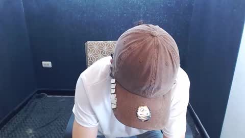 noah_sokolov online show from 11/08/25, 03:56