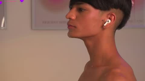 Noah     online show from 03/09/25, 06:11