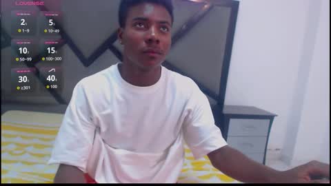 Snapshot of noahjhonson69 chatting on 11/23/25, 03:12 noah online show from 11/23/25, 03:12