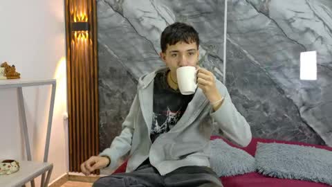 Snapshot of noahwalker__ chatting on 06/03/26, 11:13 online show from 06/03/26, 11:13