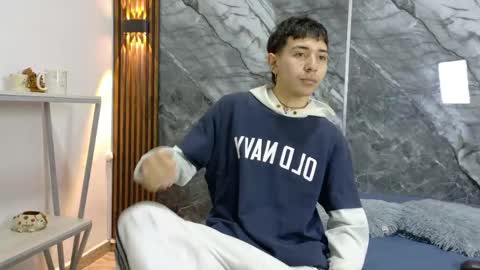 Snapshot of noahwalker__ chatting on 06/04/26, 11:05 online show from 06/04/26, 11:05