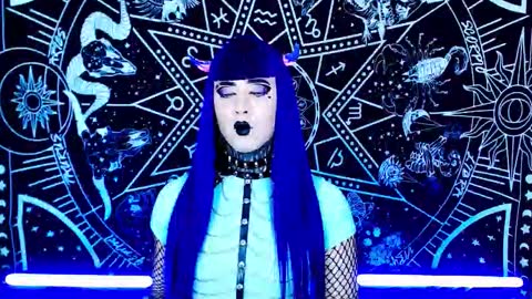 caroline online show from 11/25/25, 01:27