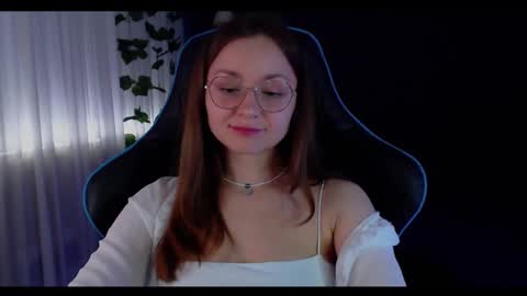 Sun or Luna online show from 02/18/25, 07:41