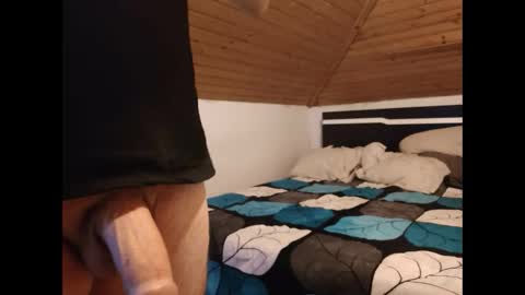 Snapshot of nocturnusfuz chatting on 01/08/25, 03:07 nocturnusfuz online show from 01/08/25, 03:07