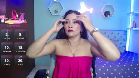 Snapshot of noelia_milfs chatting on 10/27/25, 01:53 noelia_milfs online show from 10/27/25, 01:53