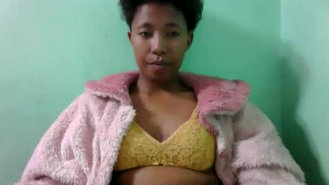 Snapshot of noella711128 chatting on 10/06/25, 06:33 noella711128 online show from 10/06/25, 06:33