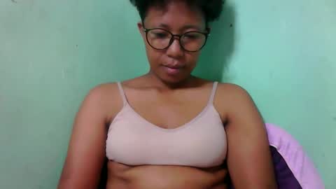 Snapshot of noella711128 chatting on 10/15/25, 06:46 noella711128 online show from 10/15/25, 06:46