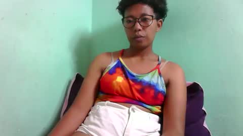 Snapshot of noella711128 chatting on 11/02/25, 05:43 noella711128 online show from 11/02/25, 05:43