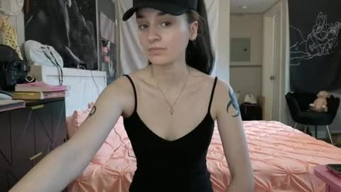 Snapshot of noelle1229 chatting on 06/26/26, 05:06 Noelle online show from 06/26/26, 05:06