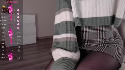 noelleneptune online show from 11/16/25, 10:43