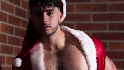 Snapshot of noha_miler chatting on 12/15/25, 11:42 kevin online show from 12/15/25, 11:42