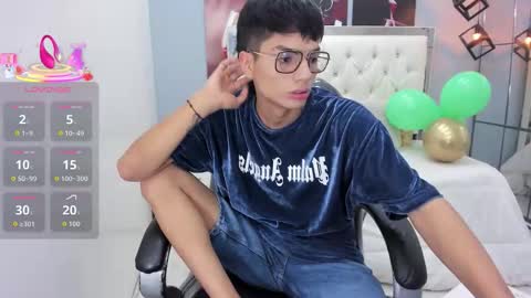 Snapshot of noha_scott chatting on 03/19/26, 11:09 Noha Scott online show from 03/19/26, 11:09