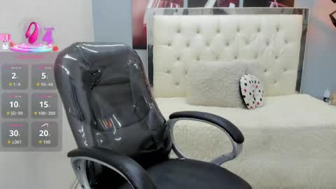 Snapshot of noha_scott chatting on 04/28/26, 10:48 Noha Scott online show from 04/28/26, 10:48