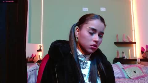 Noha Thomson online show from 02/13/25, 01:40