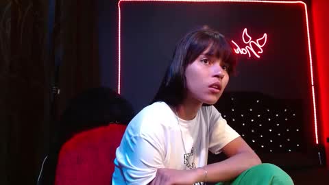 Noha Thomson online show from 11/18/25, 04:39