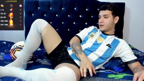 Snapshot of noha_white chatting on 02/07/25, 06:24 Noha online show from 02/07/25, 06:24